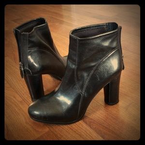 Franco Sarto Women Black Vandy Ankle Bootie